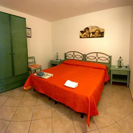 Casa Debili * سان تيودورو