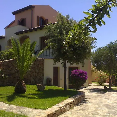 Casa Debili * سان تيودورو